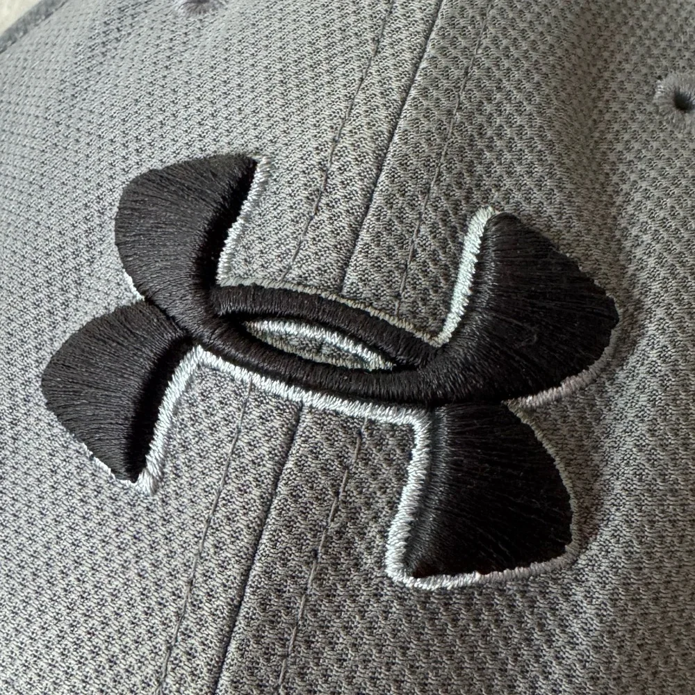 Under Armour || Gray Baseball Cap Youth‎ Size S/M